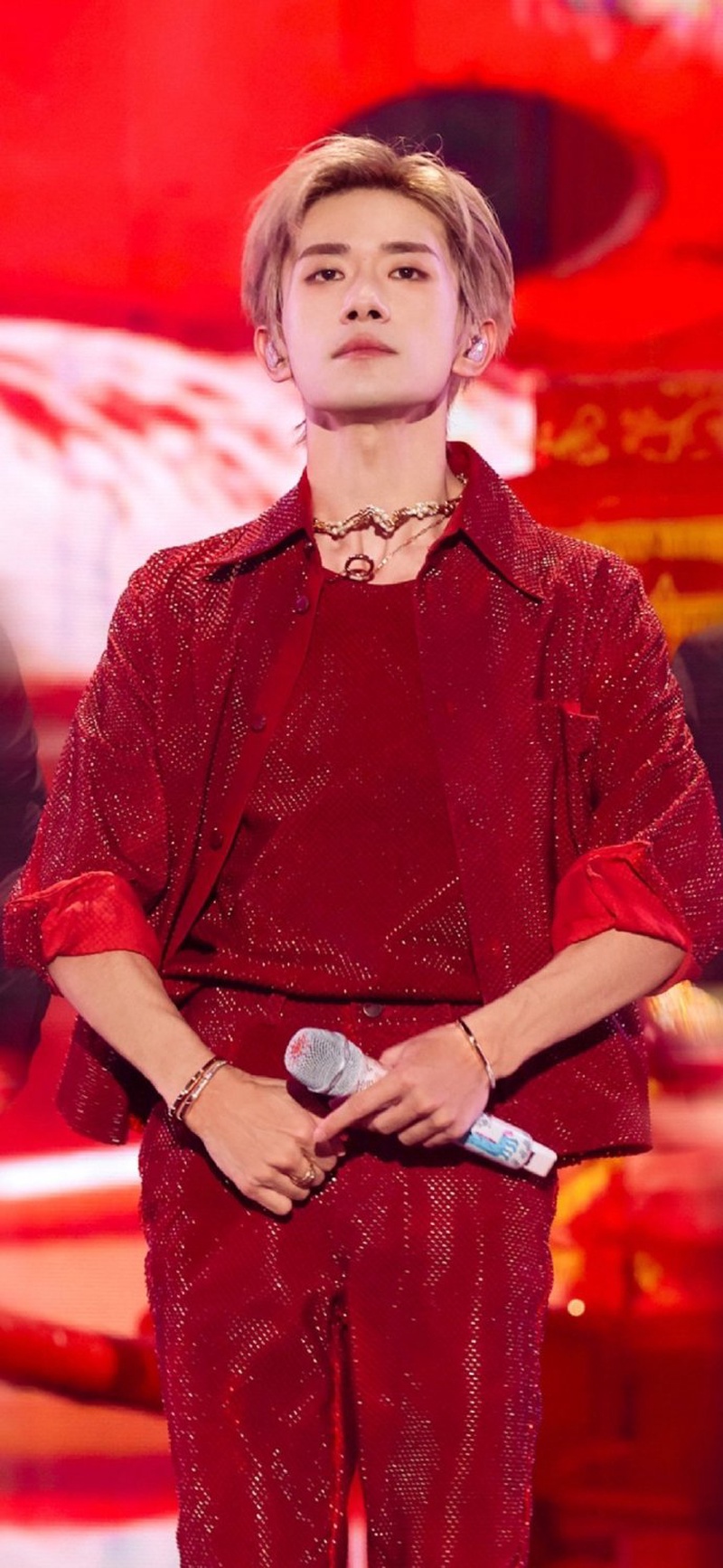 易烊千玺